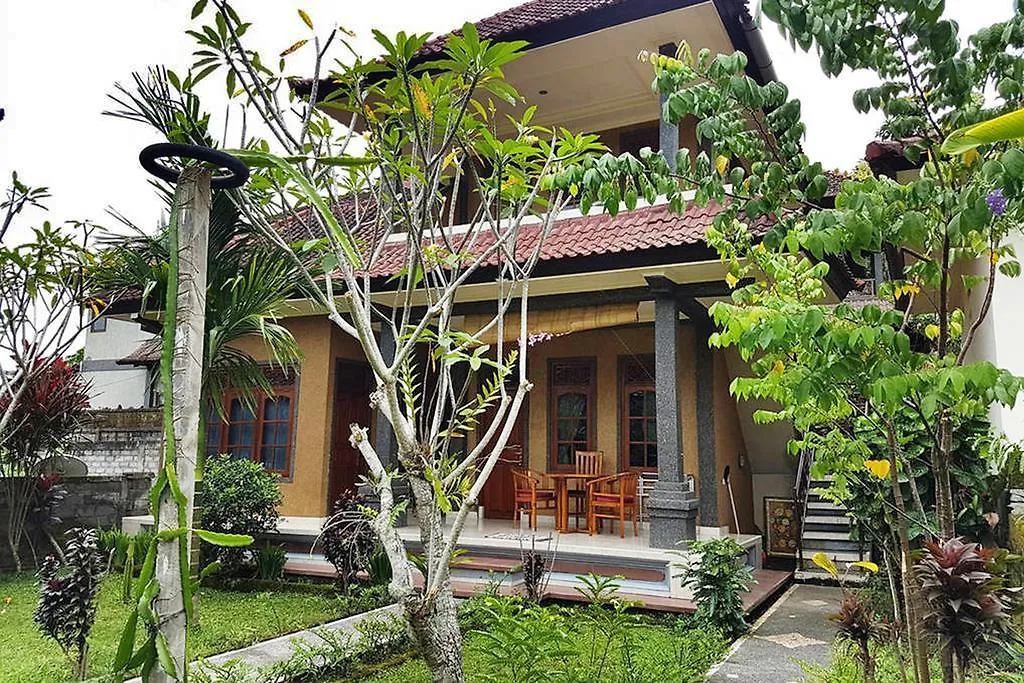 Pondok Gusti Ubud Homestay Redpartner ゲストハウス ウブド